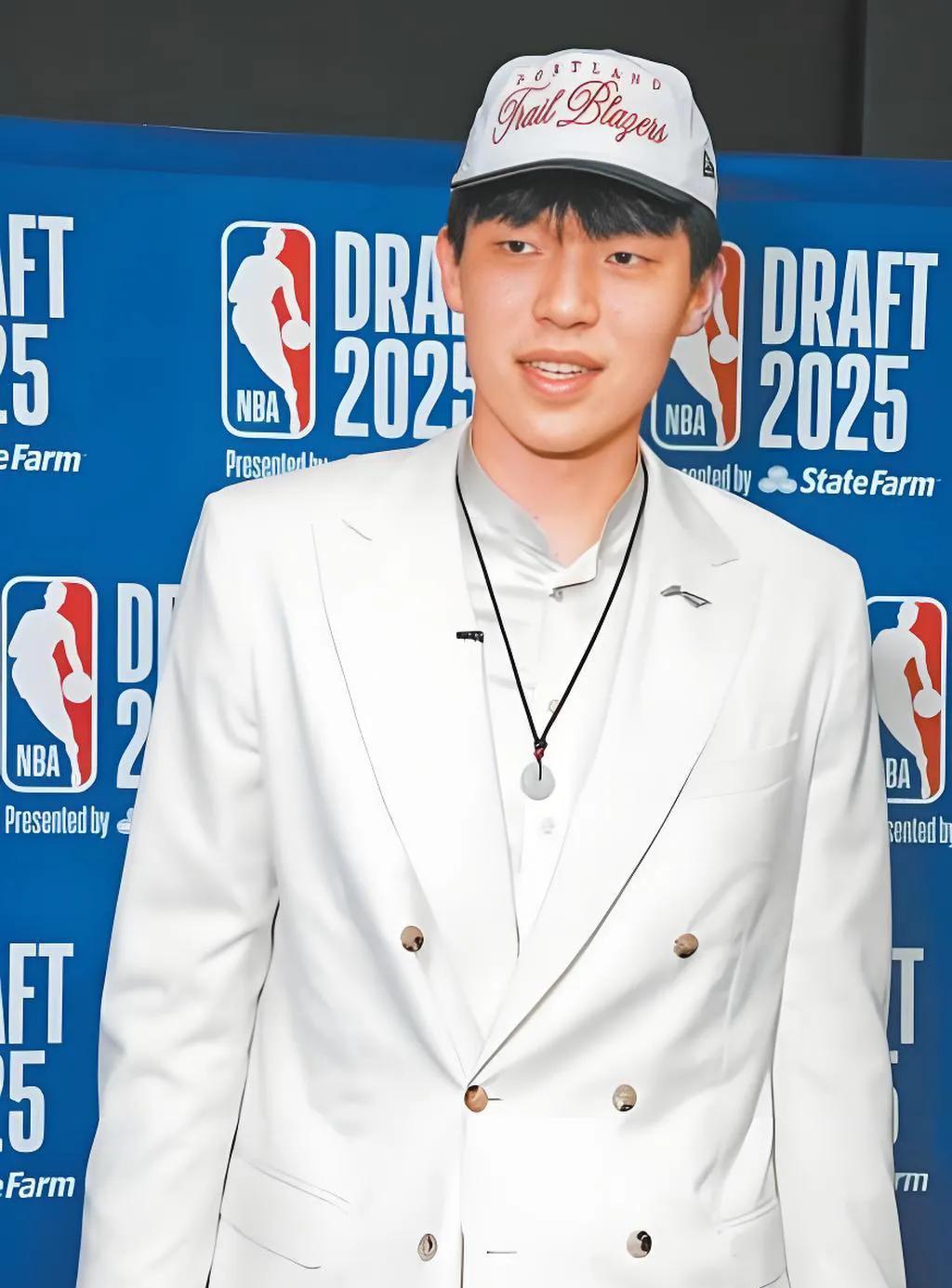 蔡崇信8号签弃选杨瀚森是NBA最大错误