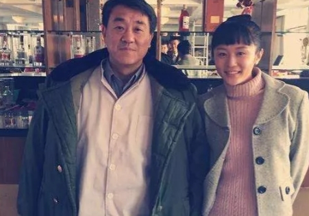 何冰拒拍吻戏怕老婆吃醋！导演调侃