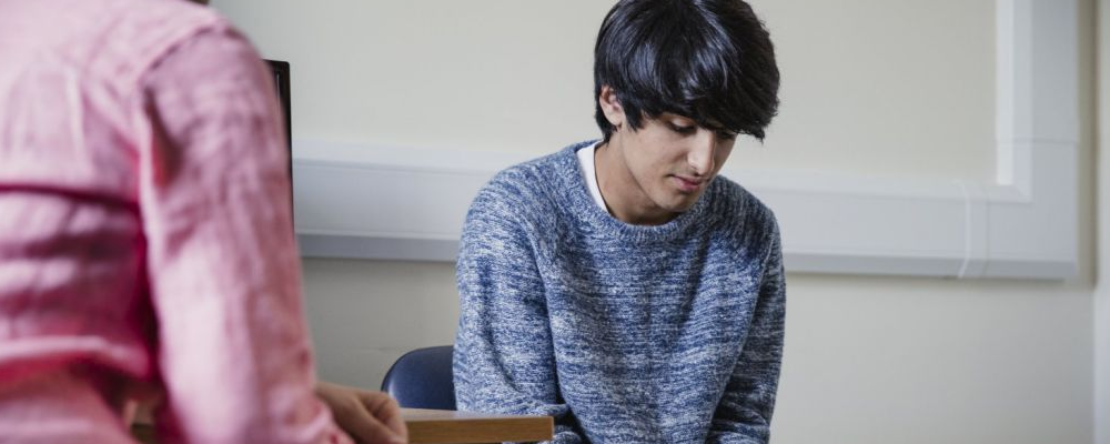 小男生趴着扭屁股很舒服怎么回事？儿童行为专家解析幼儿感官探索行为